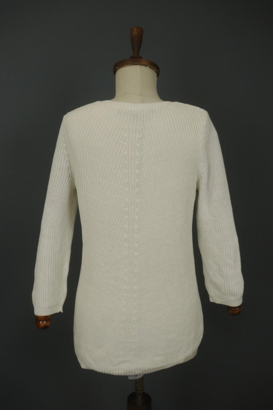 Salvatore Ferragamo White Knitted Crew Neck Long Sleeve Pullover Sweater – Size 38