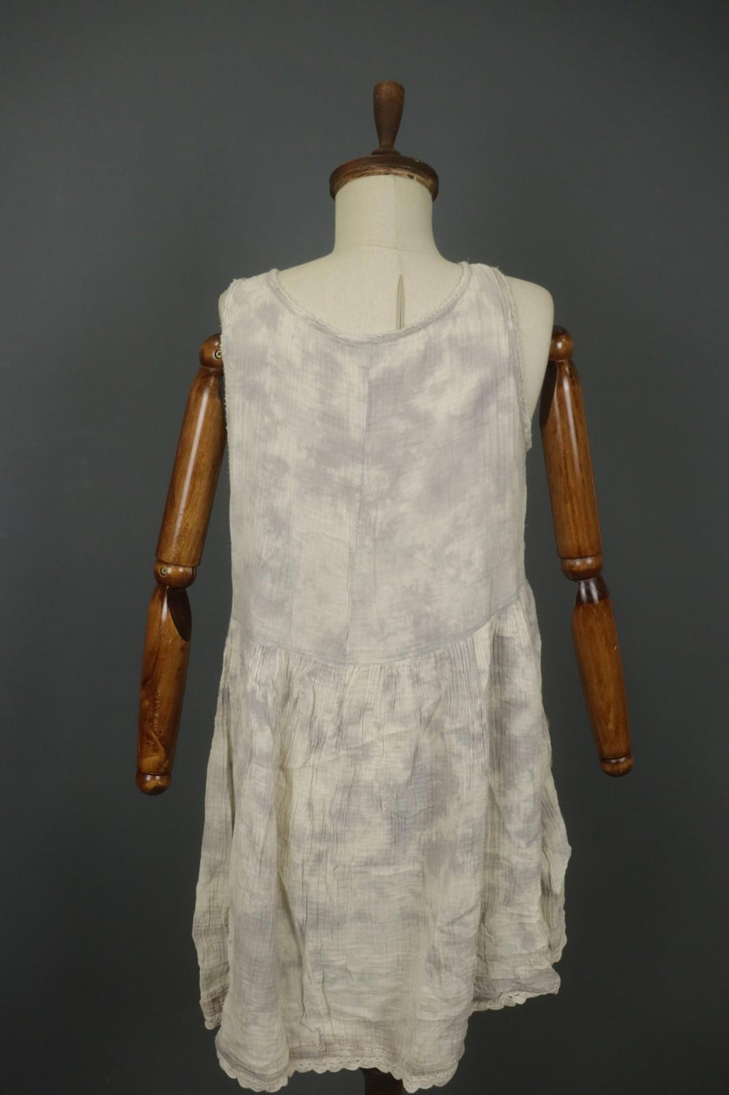 EWA I WALLA White 100% Cotton Lace Front Sleeveless Round Neck Tank Top – Size M