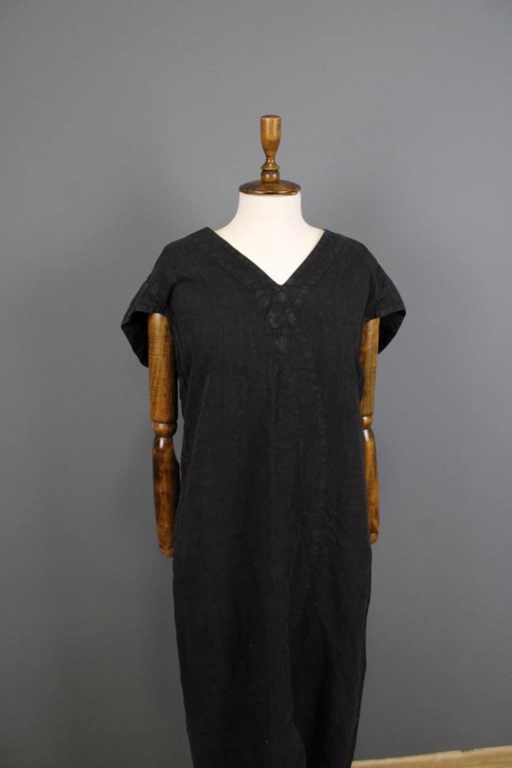 OSKA Black Linen Regular Fit V-Neck Casual Short Sleeve Long Maxi Dress – Size 2