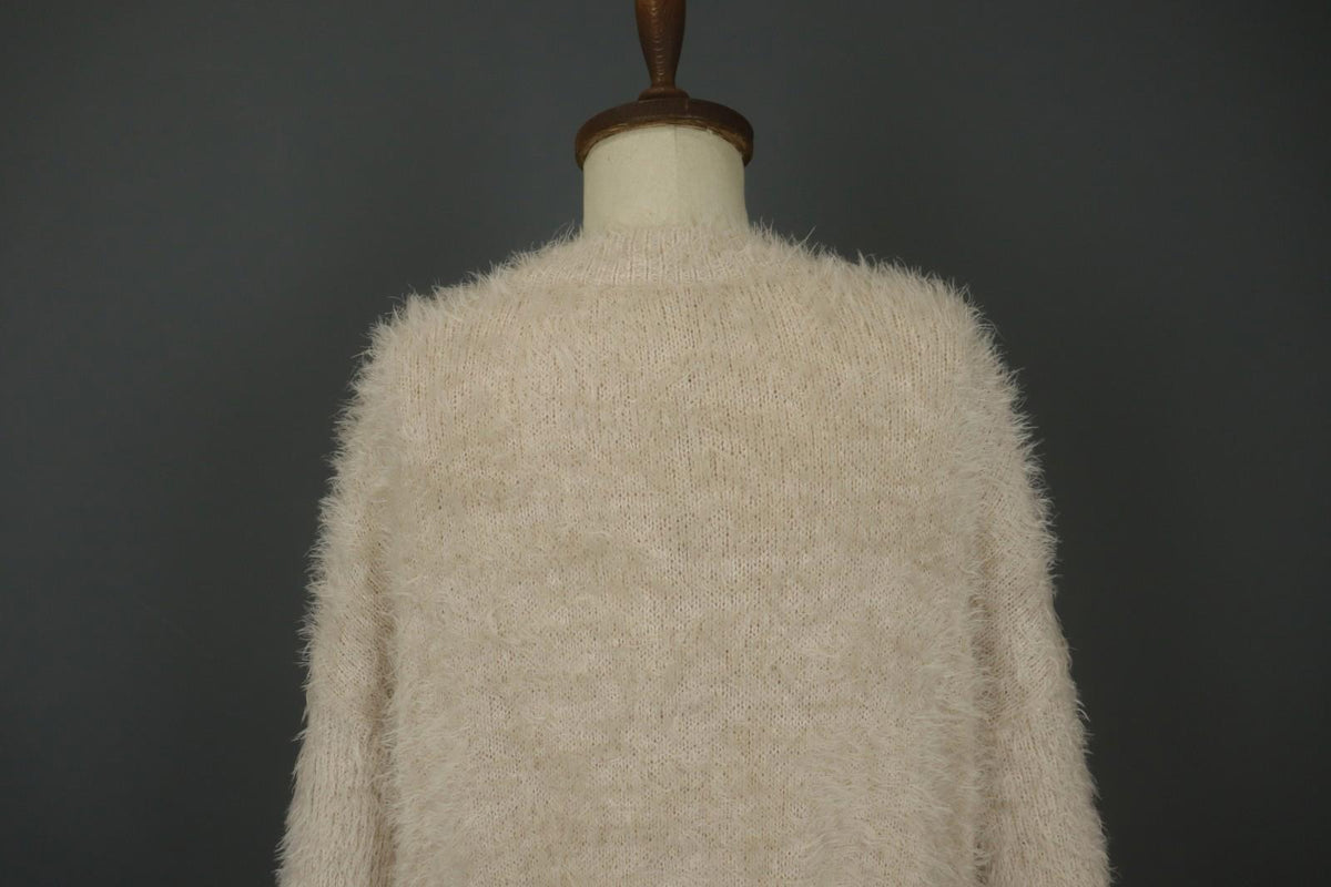 SAVE THE QUEEN White Teddy V-Neck Long Sleeve Regular Fit Pullover Sweater Se L – Used