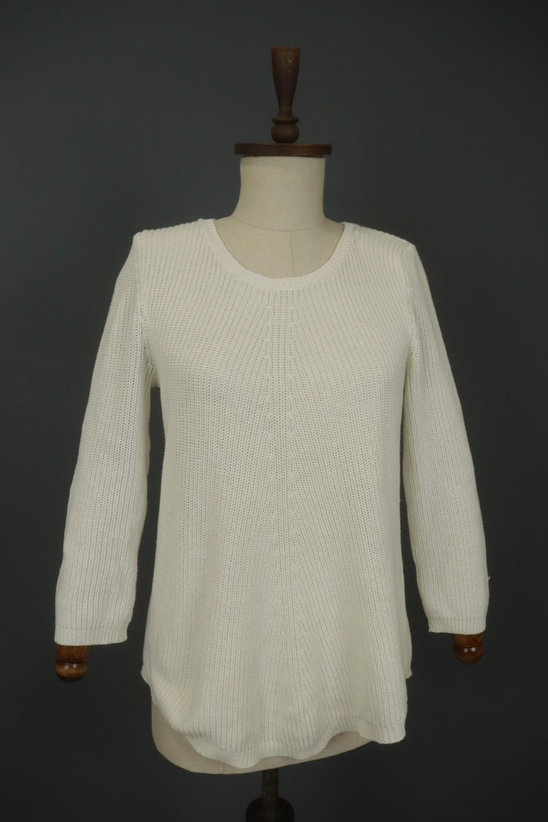 Salvatore Ferragamo White Knitted Crew Neck Long Sleeve Pullover Sweater – Size 38