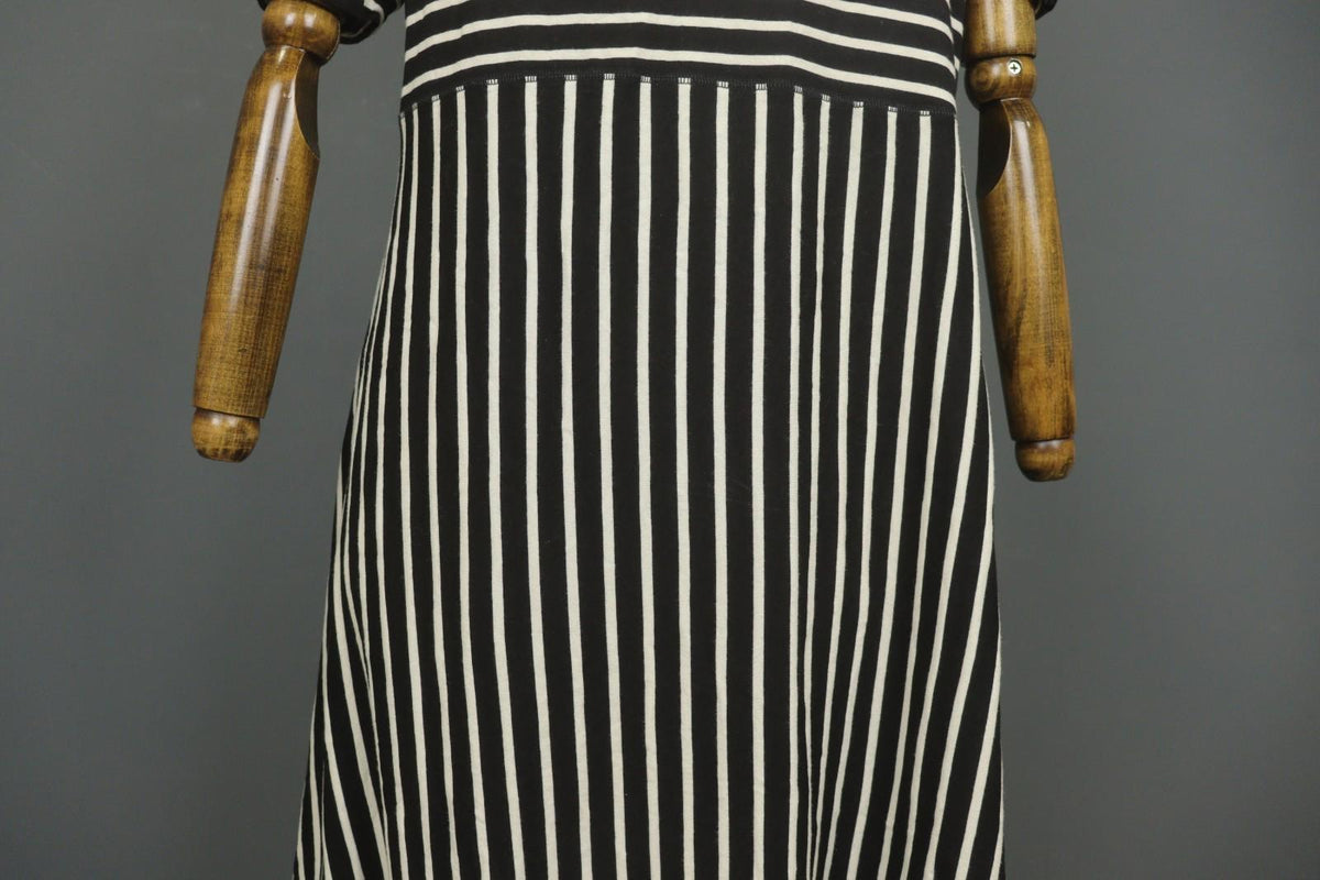 GUDRUN SJODEN Black White Striped Casual V-Neck Short Sleeve A-Line Dress – Size L