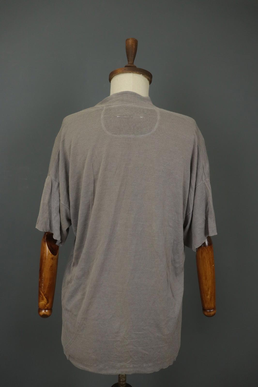 Maison Margiela Gray Relaxed V-Neck Half Sleeve Pullover T-Shirt – Size M / L