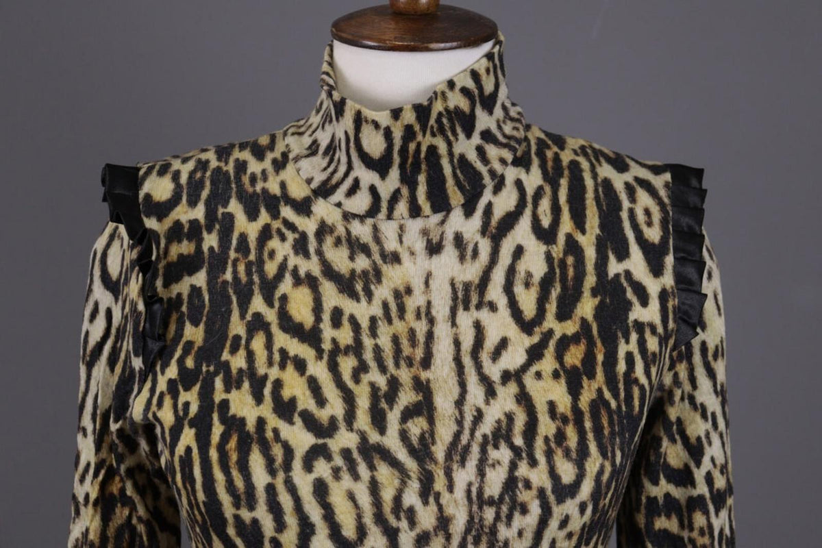 BLUMARINE Multicolor Animals Printed Knit Turtle Neck Sweater – Size I 42 / D 36