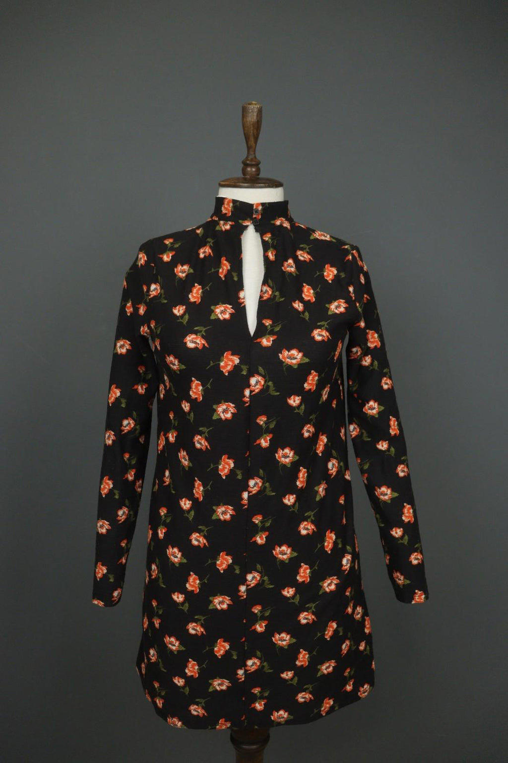 LAURA ASHLEY Black Floral Print Keyhole Front Long Sleeve Sheath Dress – Size M/L