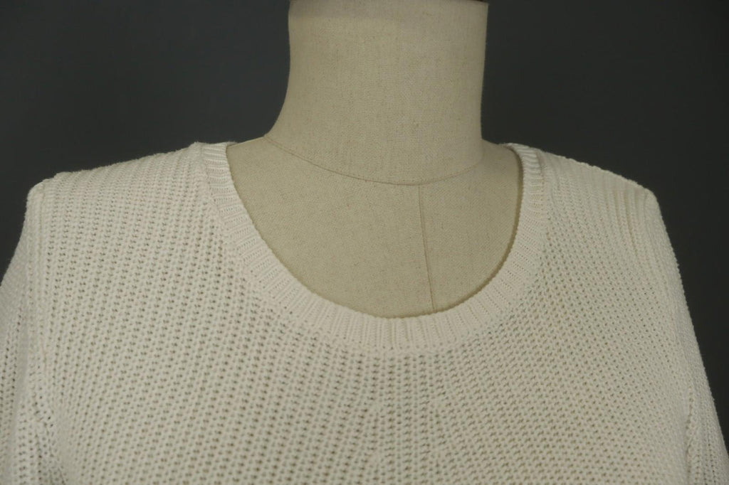 Salvatore Ferragamo White Knitted Crew Neck Long Sleeve Pullover Sweater – Size 38