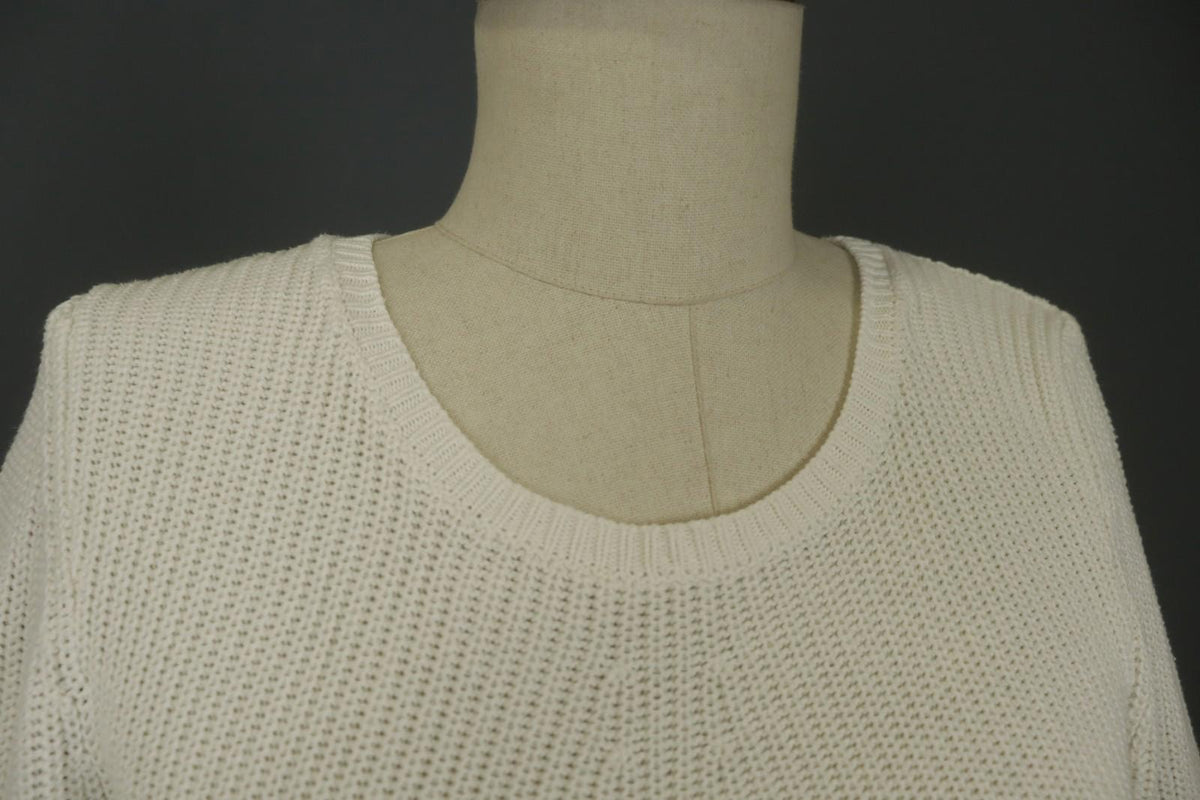 Salvatore Ferragamo White Knitted Crew Neck Long Sleeve Pullover Sweater – Size 38