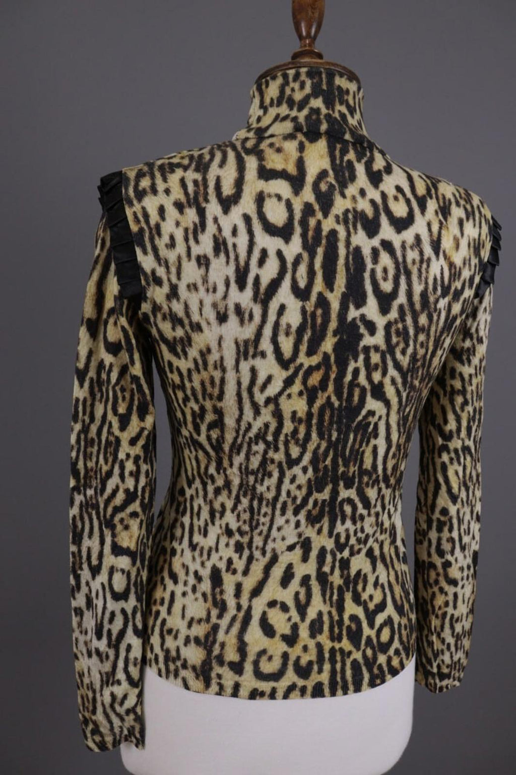 BLUMARINE Multicolor Animals Printed Knit Turtle Neck Sweater – Size I 42 / D 36