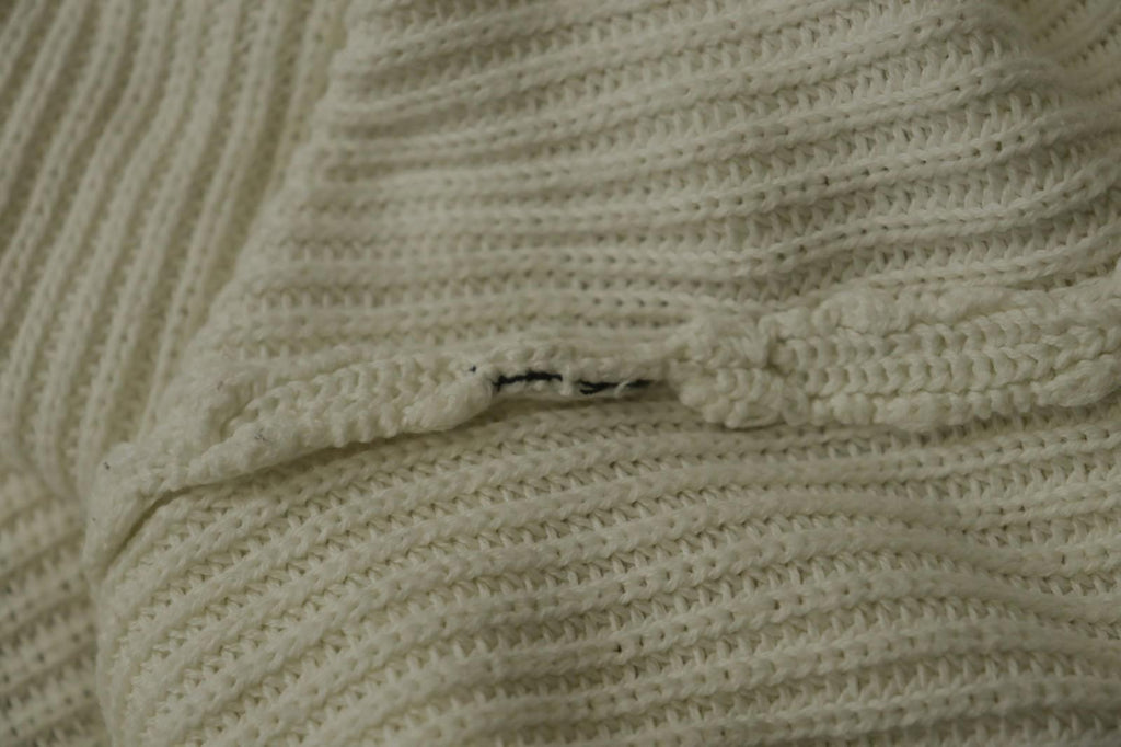 Salvatore Ferragamo White Knitted Crew Neck Long Sleeve Pullover Sweater – Size 38