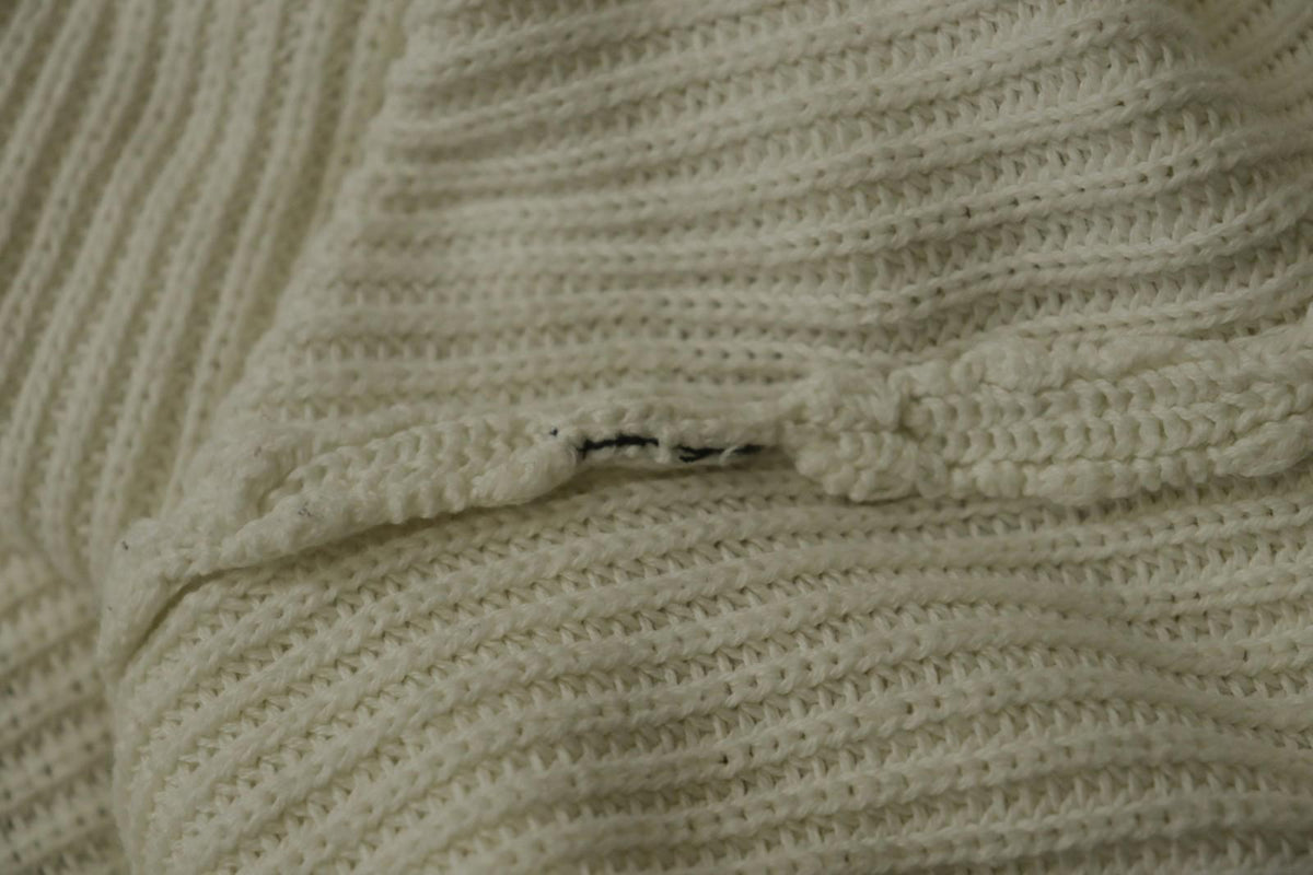 Salvatore Ferragamo White Knitted Crew Neck Long Sleeve Pullover Sweater – Size 38