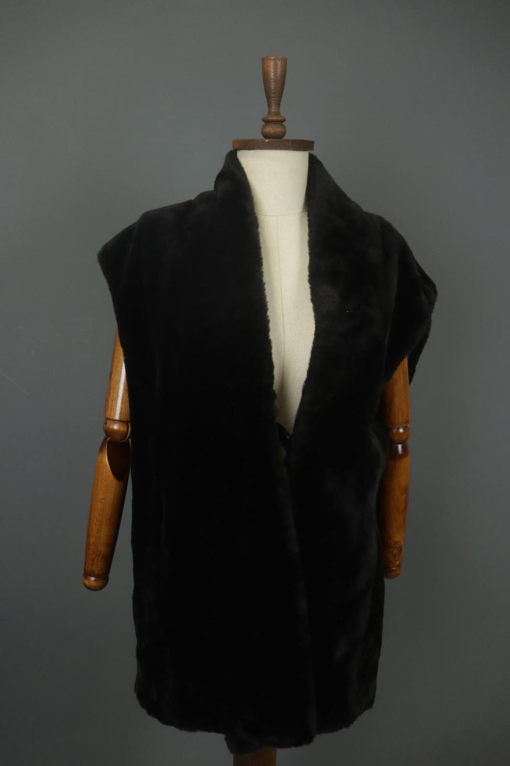 ANNETTE GORTZ Black Long Sleeve Toggle Front V-Neck Cardigan Sweater – Size 38