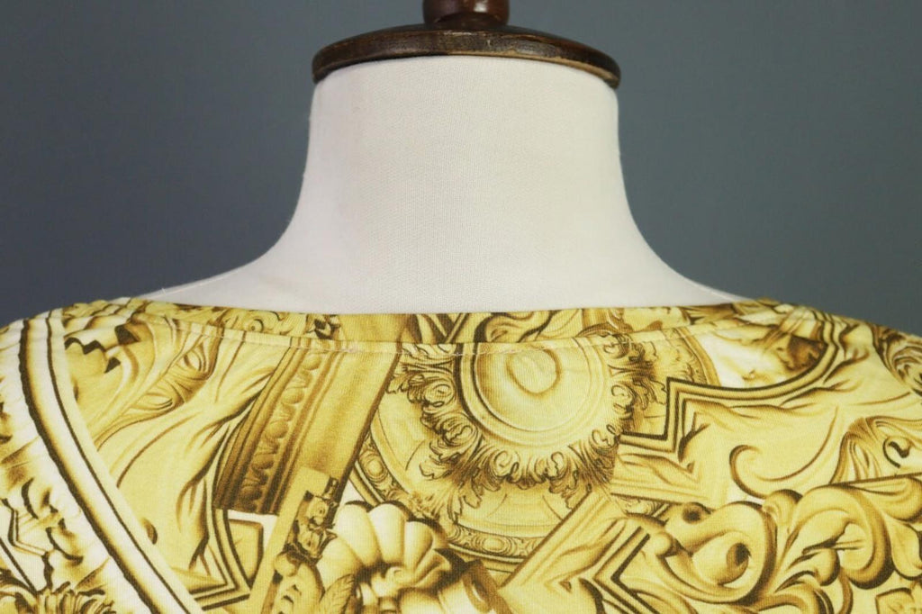BNWT VERSACE JEANS Multicolor Gold Printed Short Sleeve Blouse Top – Size USA 4