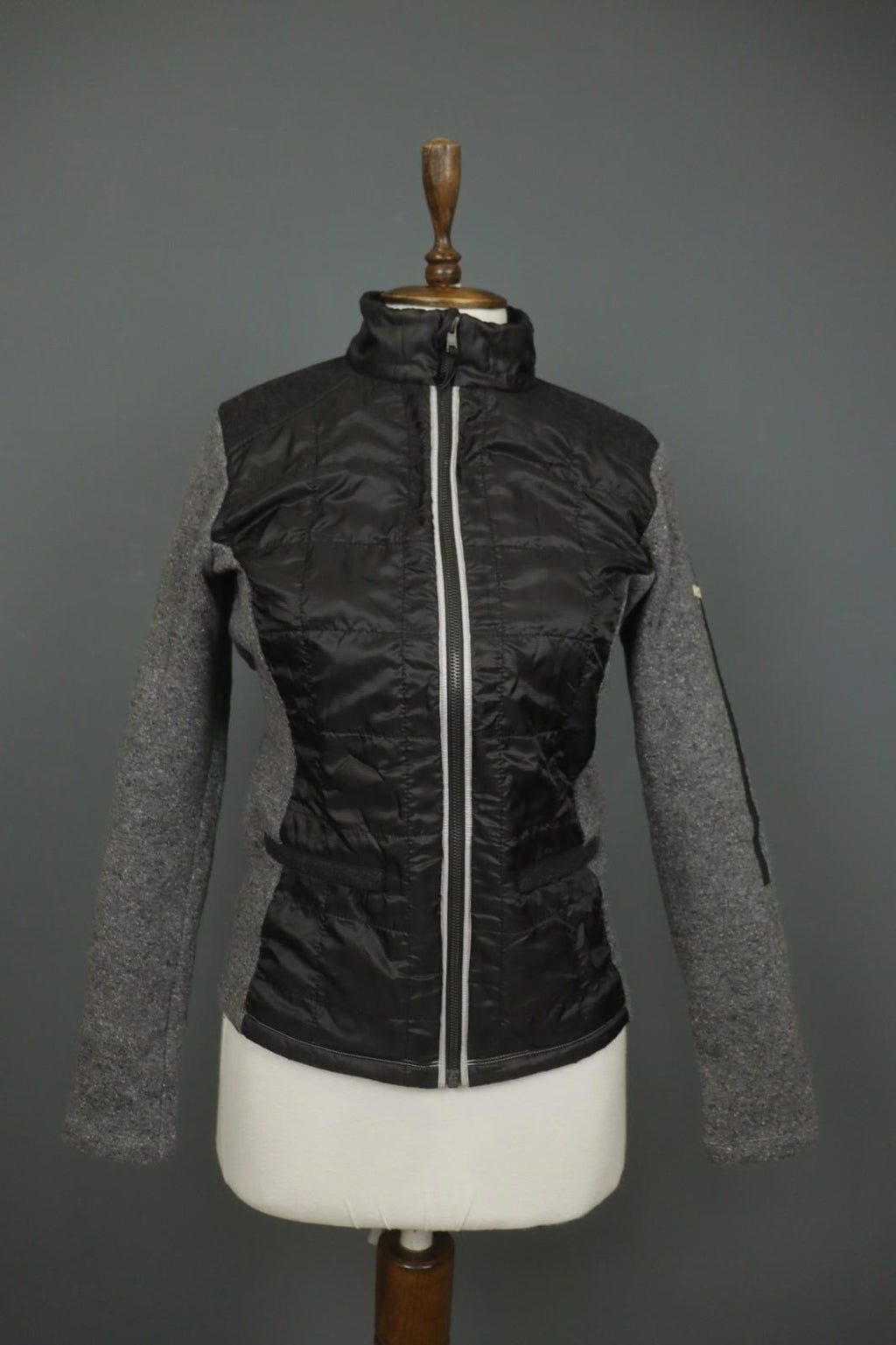 CAPRANEA Black Gray Slim Fit Long Sleeve Mock Neck Full Zip Jacket – Size 38