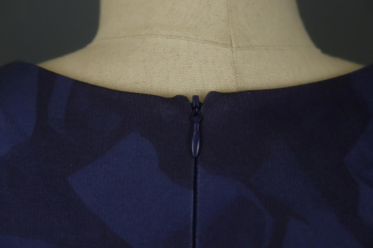 ESCADA SPORT Blue Rose Print Zipper Back Half Sleeve Sheath Dress – Size 38