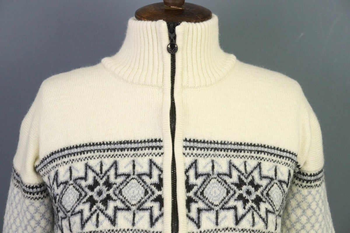 DALE OF NORWAY Beige Snowflakes 1/4 Zip Knit Ski Sweater – Size M