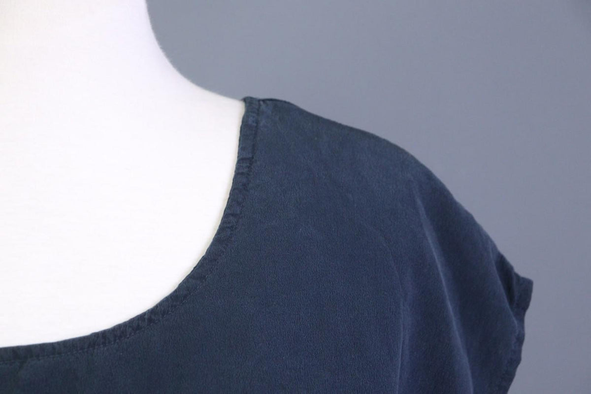 GRIZAS Blue Silk Stretch Scoop Neck Short Sleeve Pullover Blouse Top – Size M