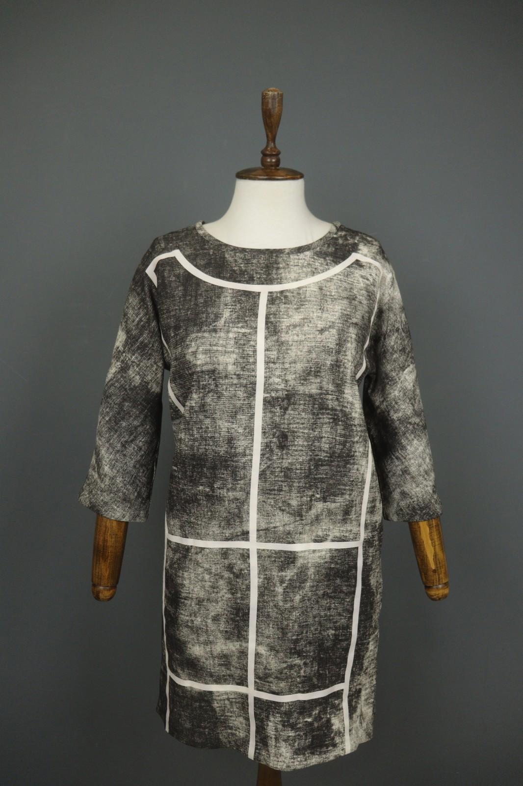 COP.COPINE Gray White Lined Round Neck Long Sleeve Pullover Sheath Dress – Size 38 – Used