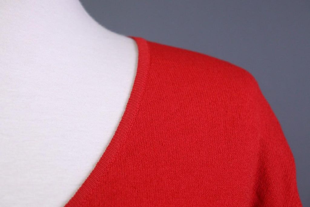 BURBERRY Red Viscose Knitted V-Neck Raglan Sleeve Pullover Sweater – Size 46