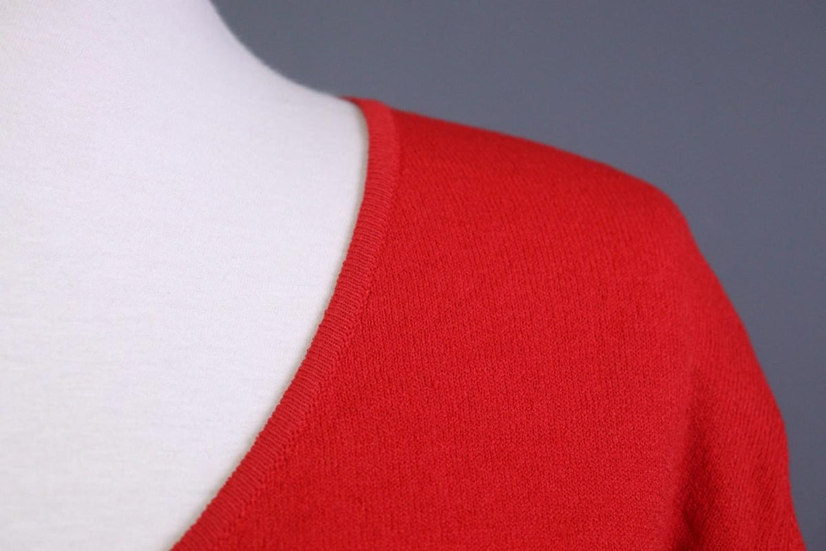 BURBERRY Red Viscose Knitted V-Neck Raglan Sleeve Pullover Sweater – Size 46