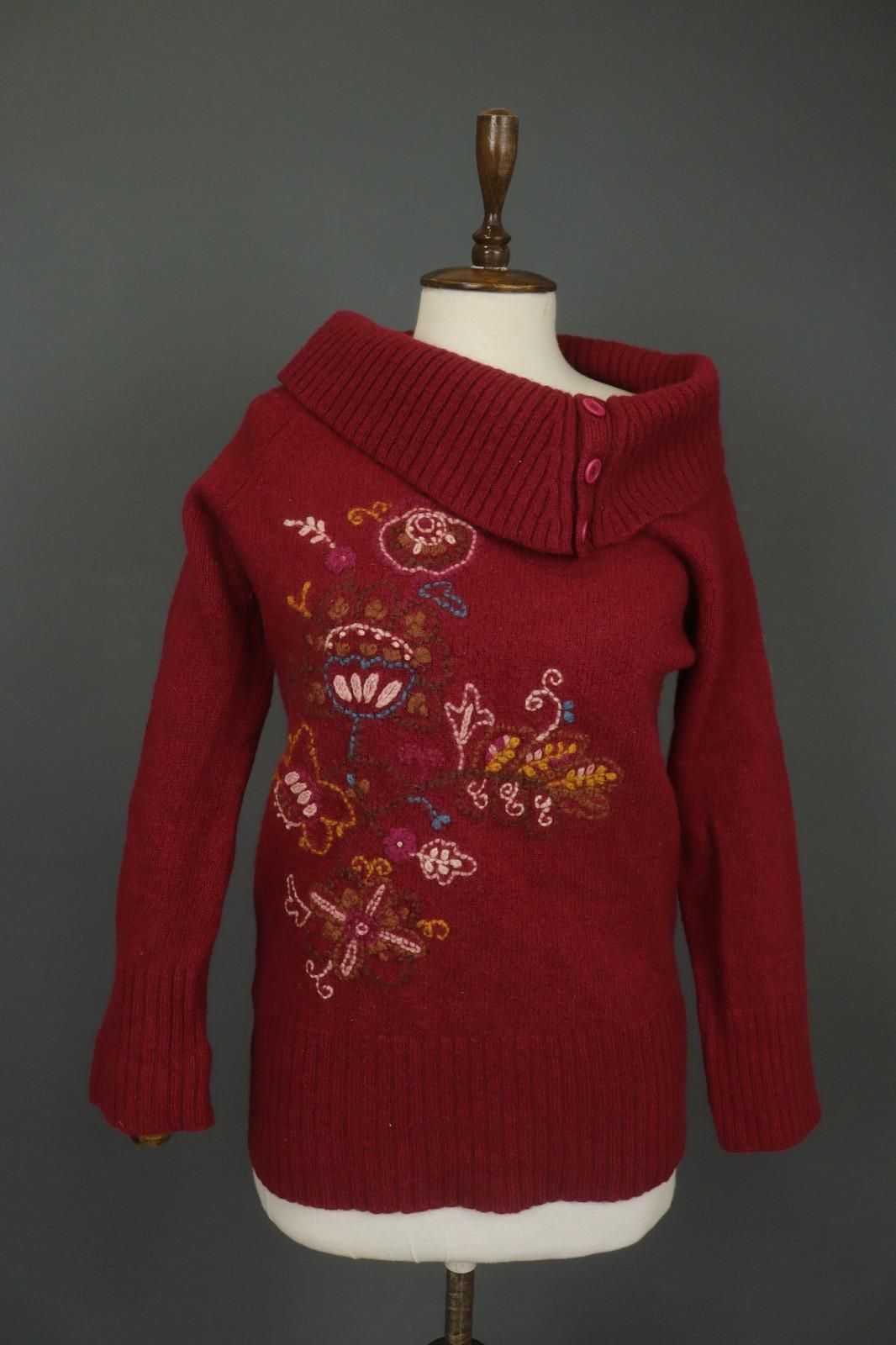 GUDRUN SJODEN Red Knitted Embroidered Raglan Sleeve Mock Neck Sweater – Size M