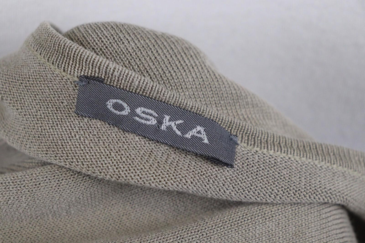 OSKA Gray Long Sleeve V-Neck Stretch Lightweight Top Blouse – Size 2