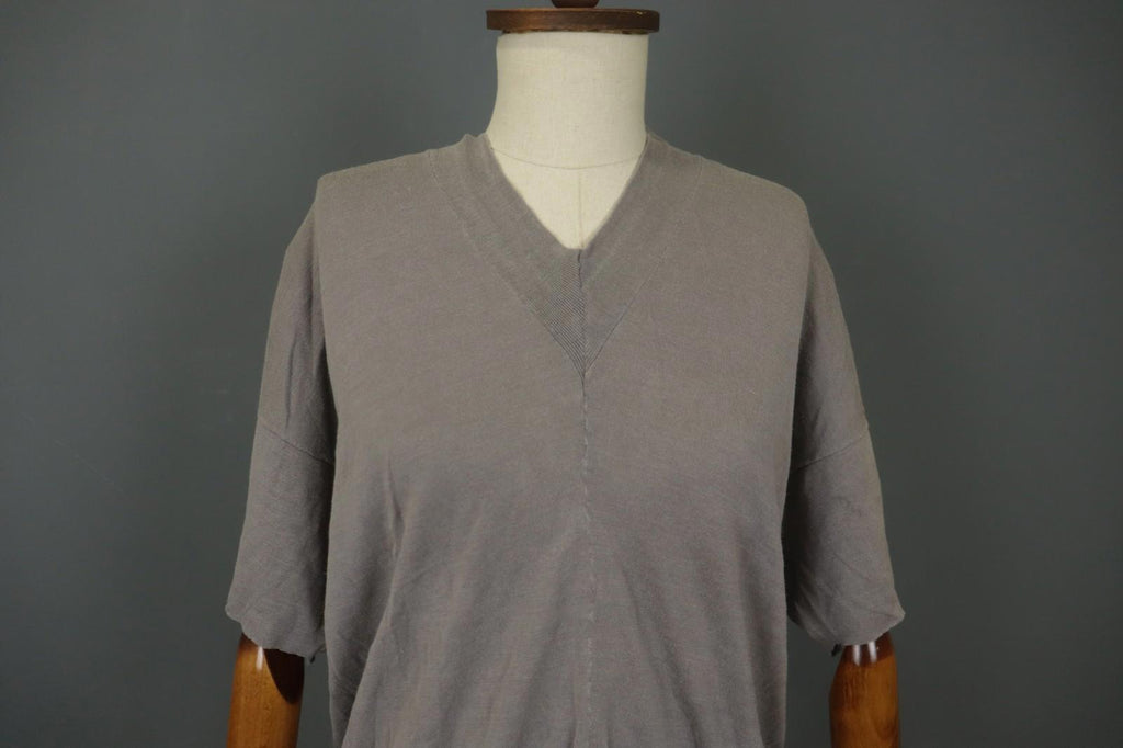 Maison Margiela Gray Relaxed V-Neck Half Sleeve Pullover T-Shirt – Size M / L