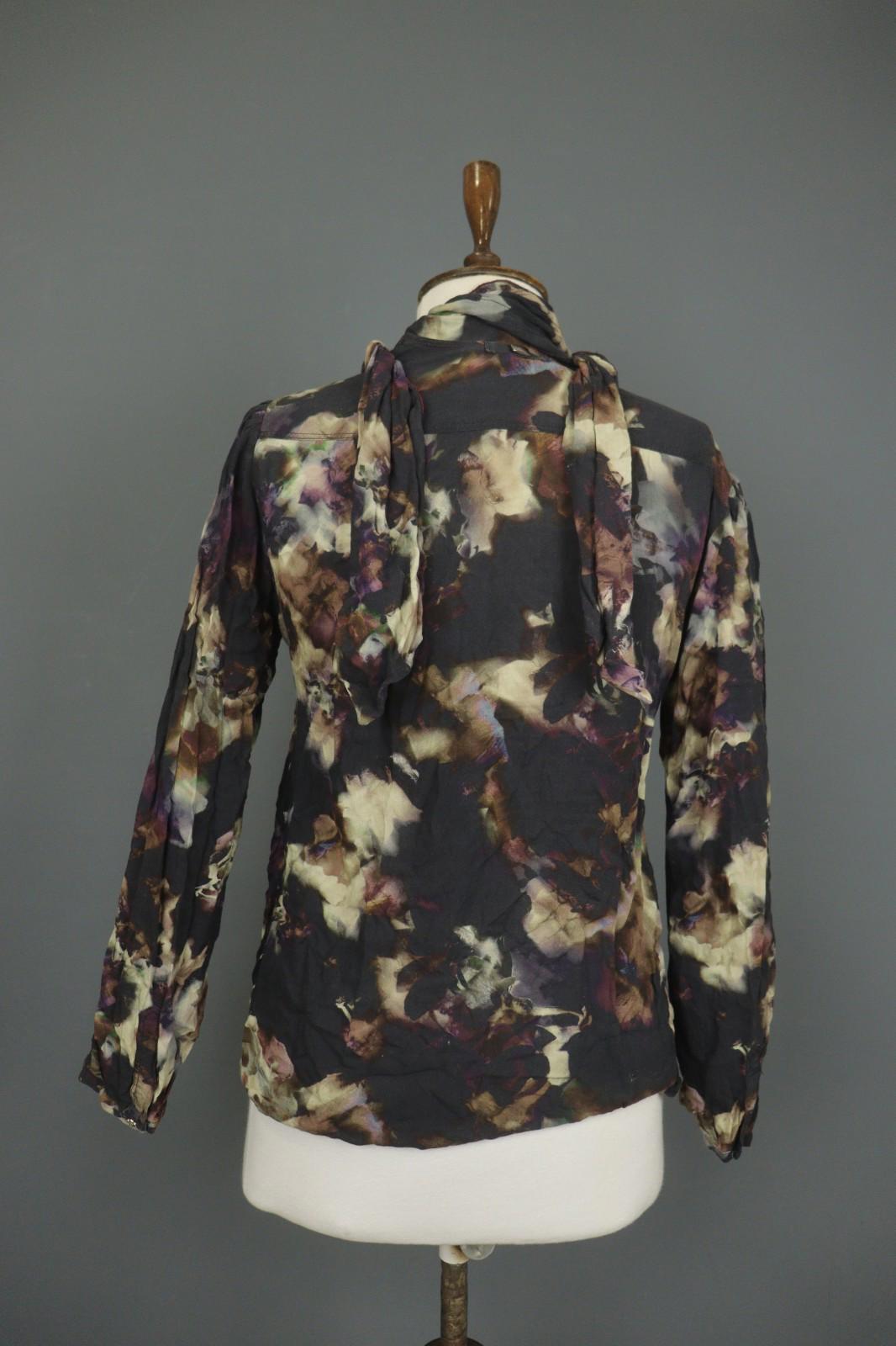 HIGH USE Multicolor Geo Print 100%Viscose Keyhole Button Front Blouse Top Sz 38
