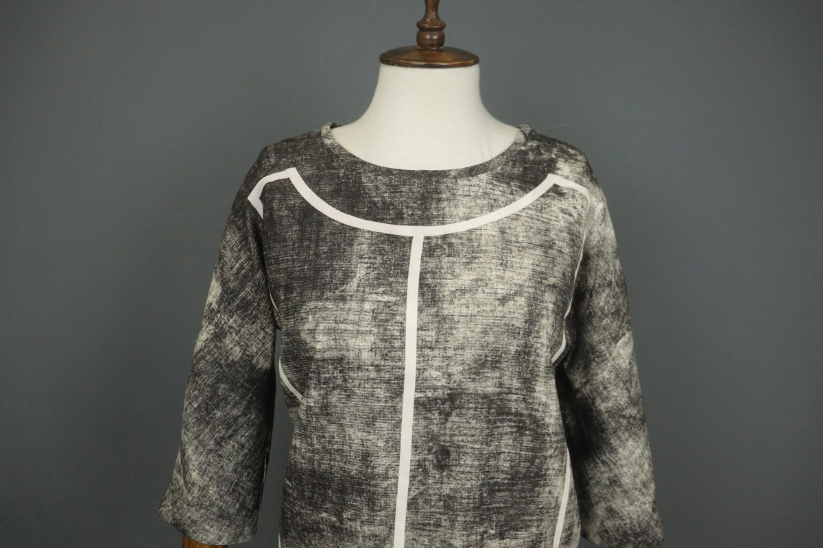 COP.COPINE Gray White Lined Round Neck Long Sleeve Pullover Sheath Dress – Size 38 – Used