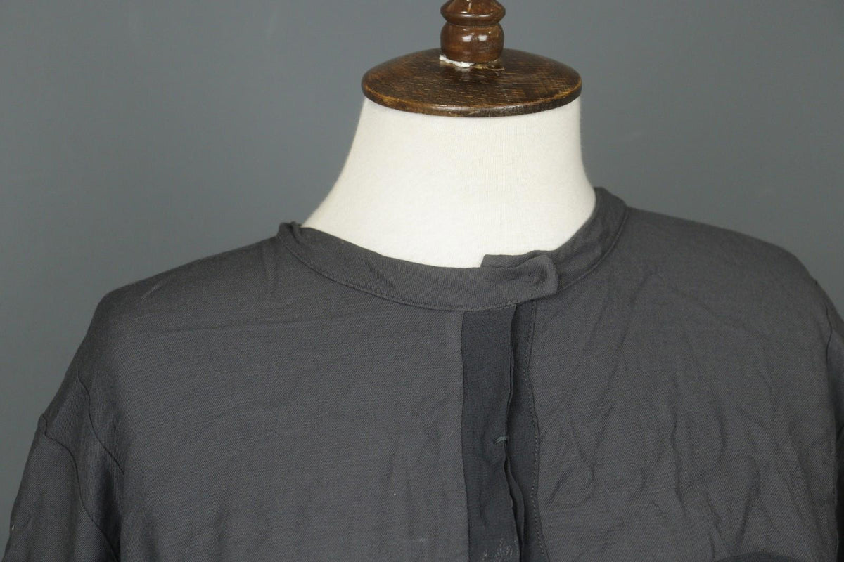 TRANSIT Par Such Gray Viscose Side Slit Crew Neck Button Front Shirt Top – Size 3