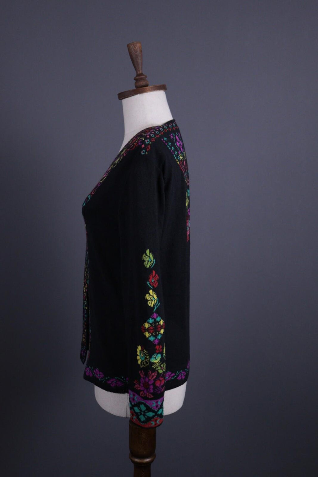 IVKO Black Intarsia Pattern Wool Floral Knit Sweater – Size 40 / S
