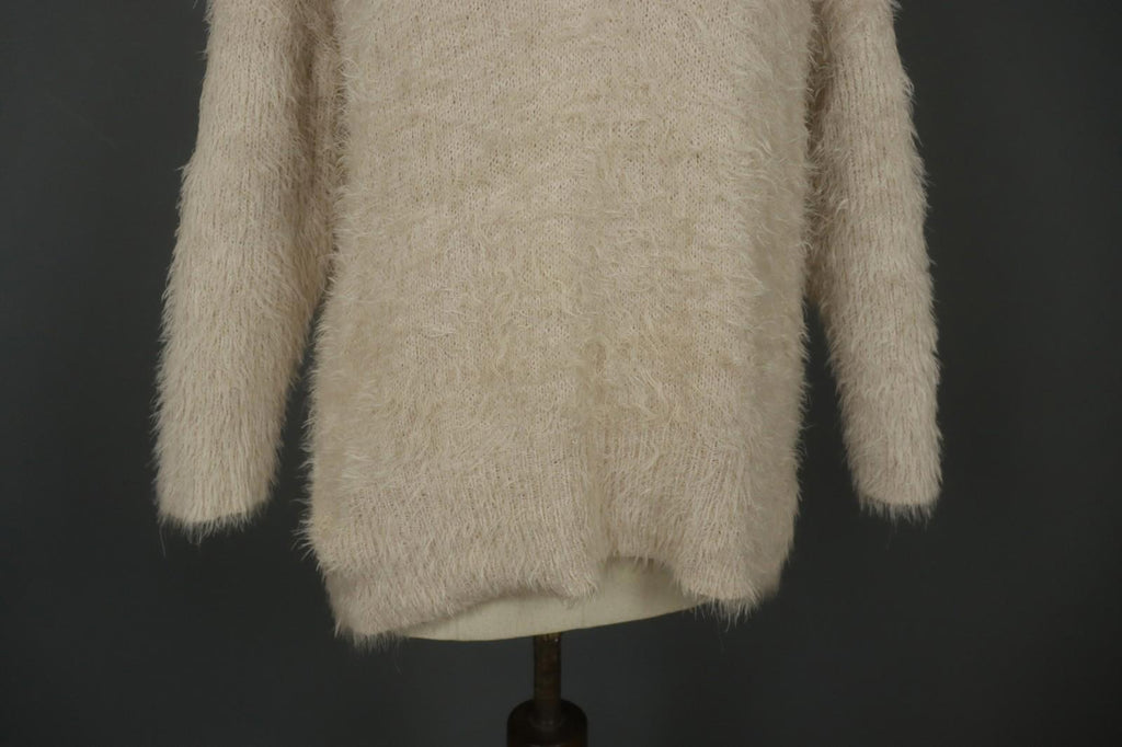 SAVE THE QUEEN White Teddy V-Neck Long Sleeve Regular Fit Pullover Sweater Se L – Used