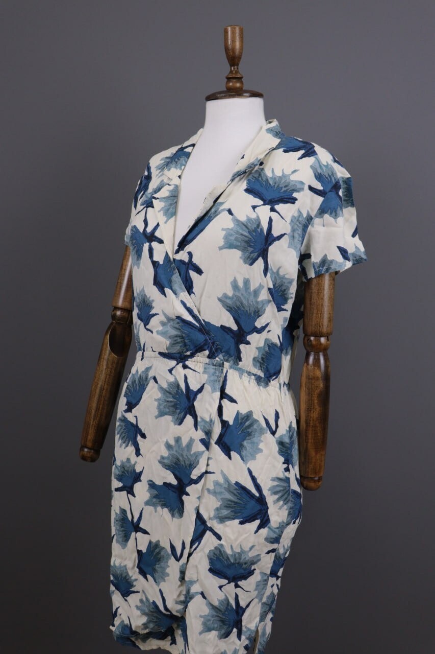 Ganni White Floral Short Sleeve V-Neck Peged Dress – Size S