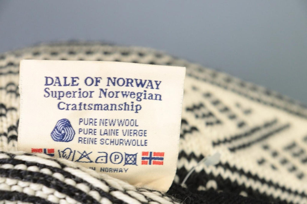 DALE OF NORWAY Black Clasp Fair Isle Wool Knit Ski Sweater