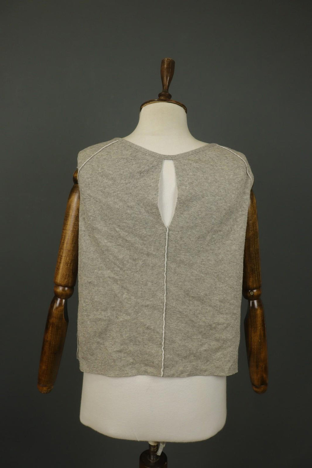 ANNETTE GORTZ Gray White Regular Fit Sleeveless V-Neck Pullover Tank Top – Size M