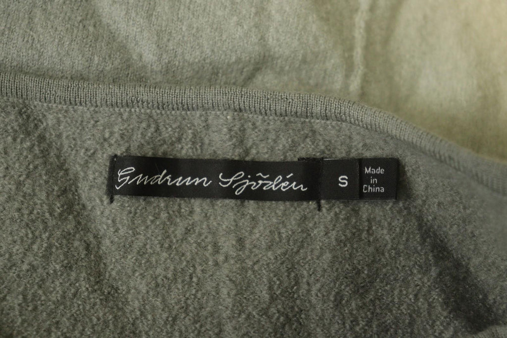 GUDRUN SJODEN Gray Ivory Embroidered Flower 100% Wool Casual Fleece Shirt – Size S