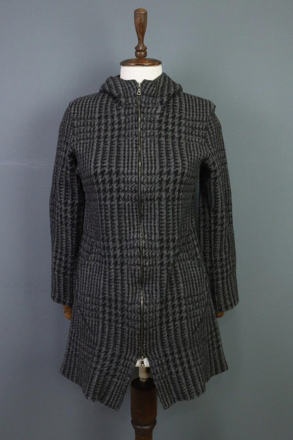 OSKA Gray Plaid Full Zip Hooded Wool Lagenlook Jacket – Size 2