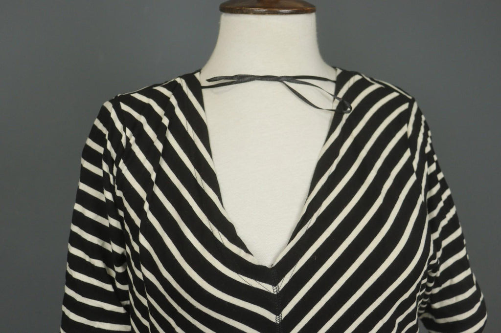 GUDRUN SJODEN Black White Striped Casual V-Neck Short Sleeve A-Line Dress – Size L