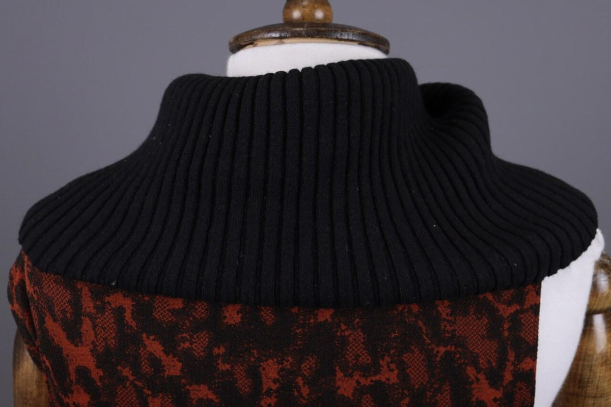 WOLFORD Red Snake Print Merino Wool Turtleneck Sleeveless Top Shirt – Size L