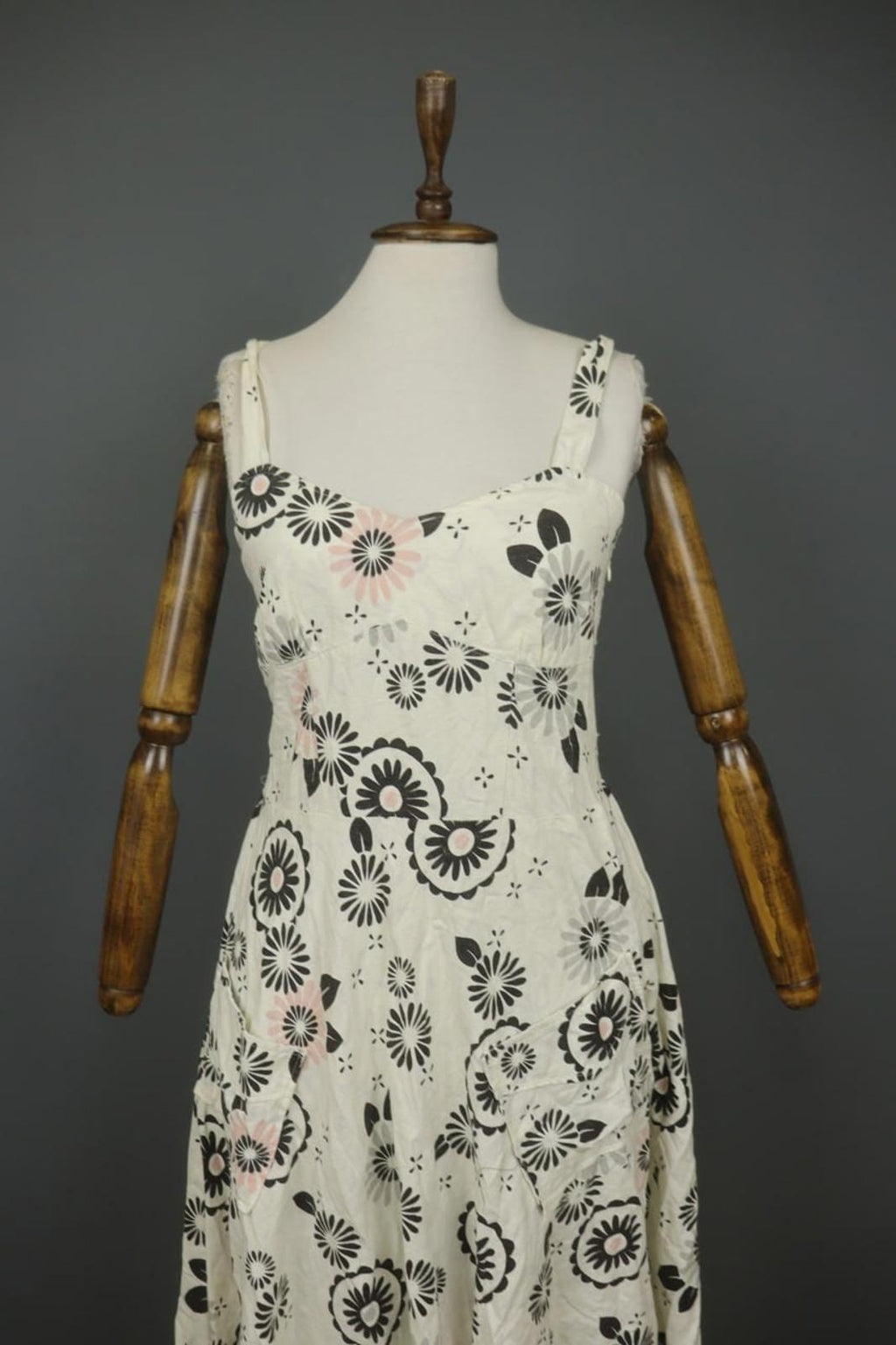LAURA ASHLEY White & Black Floral Viscose Sweetheart Neck Sheath Dress – Size M