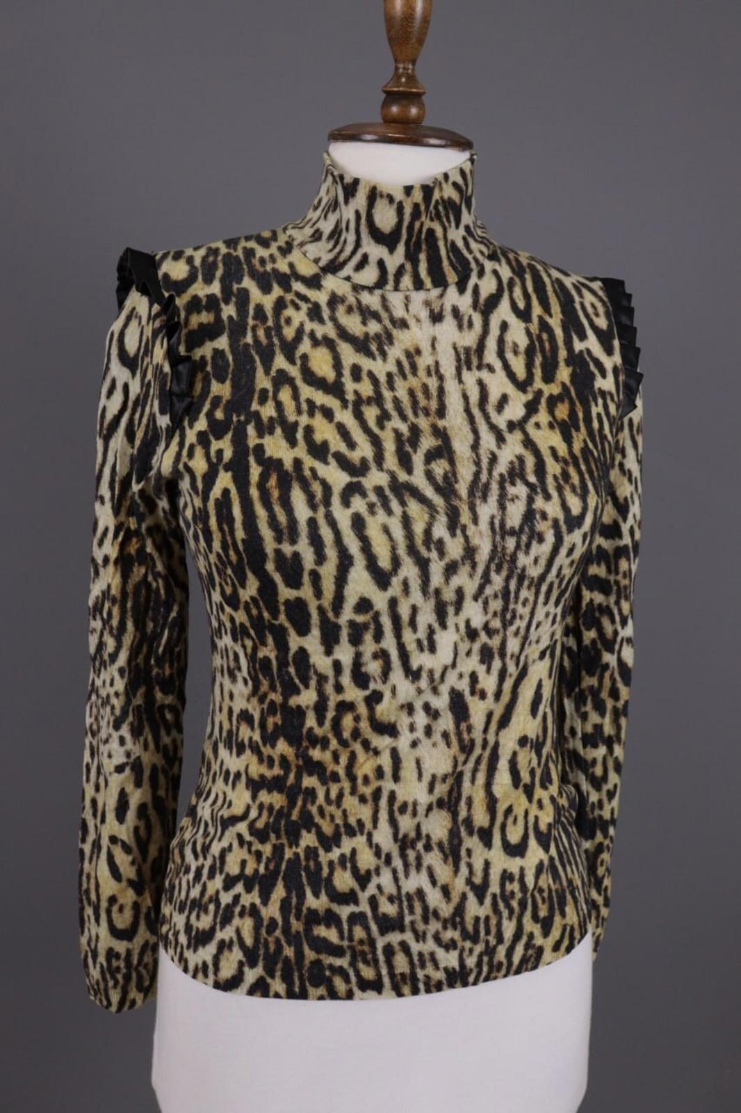 BLUMARINE Multicolor Animals Printed Knit Turtle Neck Sweater – Size I 42 / D 36