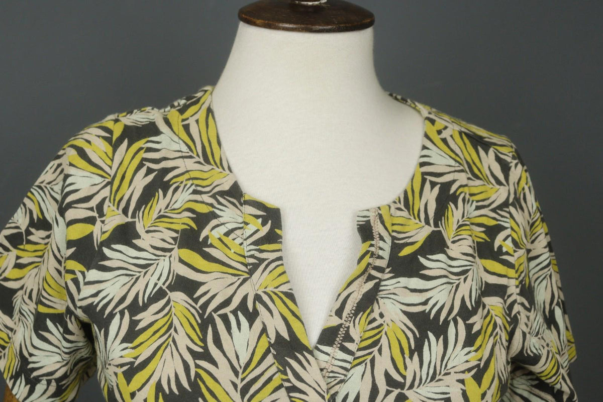 GUDRUN SJODEN Multicolor Leaf Print Split Neck Short Sleeve Shift Dress – Size M