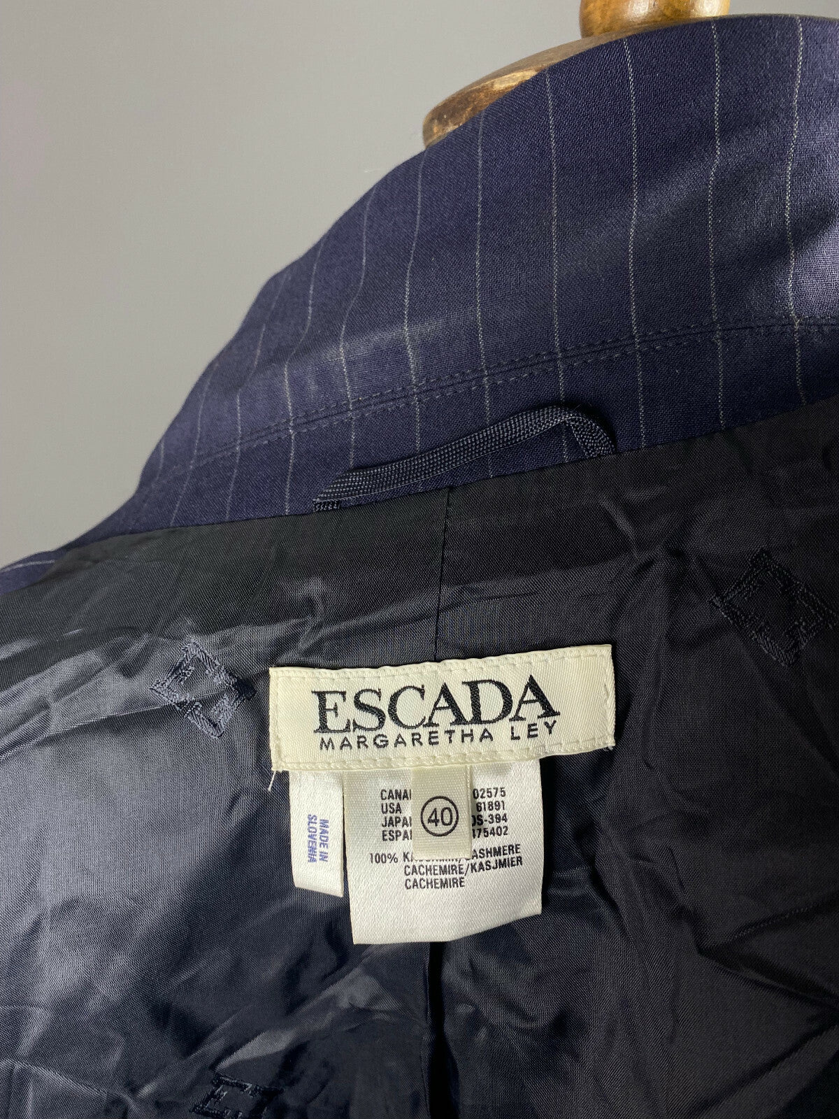 Escada Navy Blue Cashmere Striped Sport Coat Blazer Jacket – Women's 40