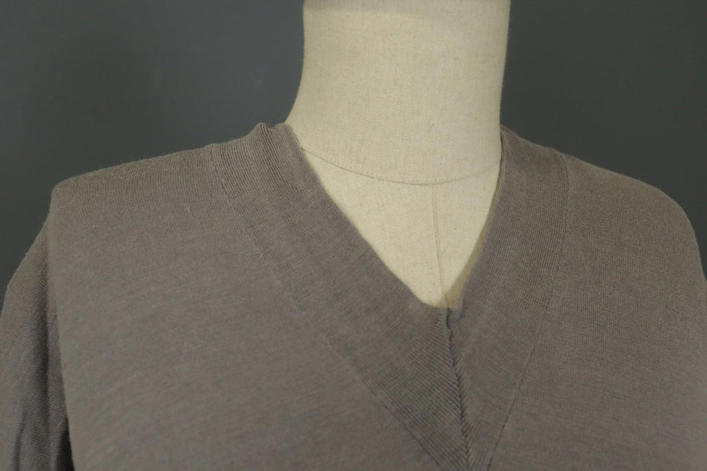 Maison Margiela Gray Relaxed V-Neck Half Sleeve Pullover T-Shirt – Size M / L