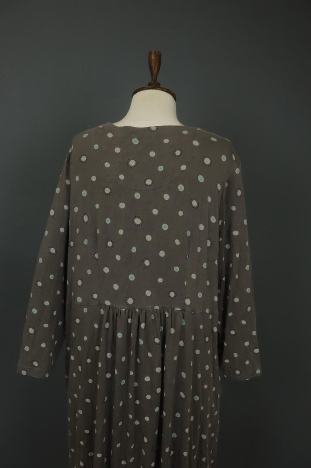 GUDRUN SJODEN Gray Polka Dot Lyocell Long Sleeve Round Neck Shift Dress – Size XL