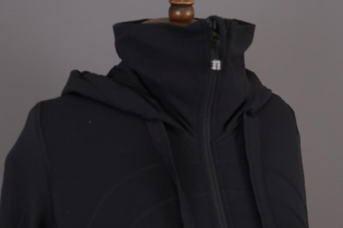 LULULEMON Black Nylon Drawstring Thumb Hole Sleeve Hooded Full Zip Jacket – Size 8