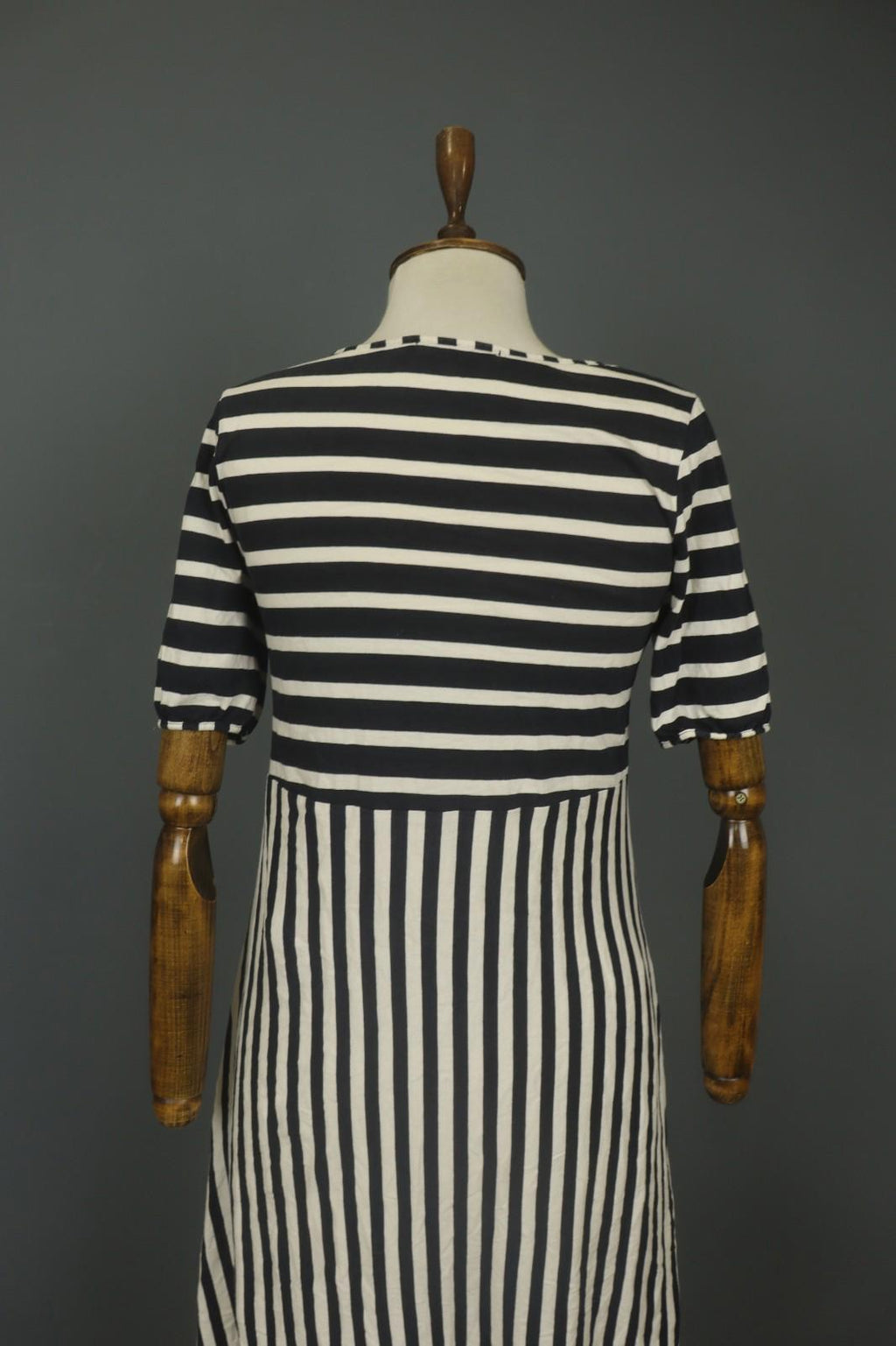 GUDRUN SJODEN Black White Striped 100% Cotton Round Neck Shift Dress – Size S – Used
