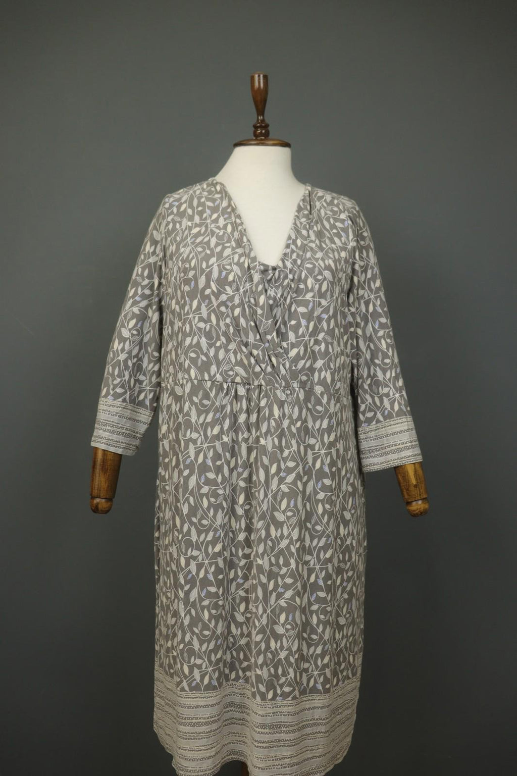 GUDRUN SJODEN Gray Leaf Print Cotton V-Neck Summer Pullover Maxi Dress – Size XL