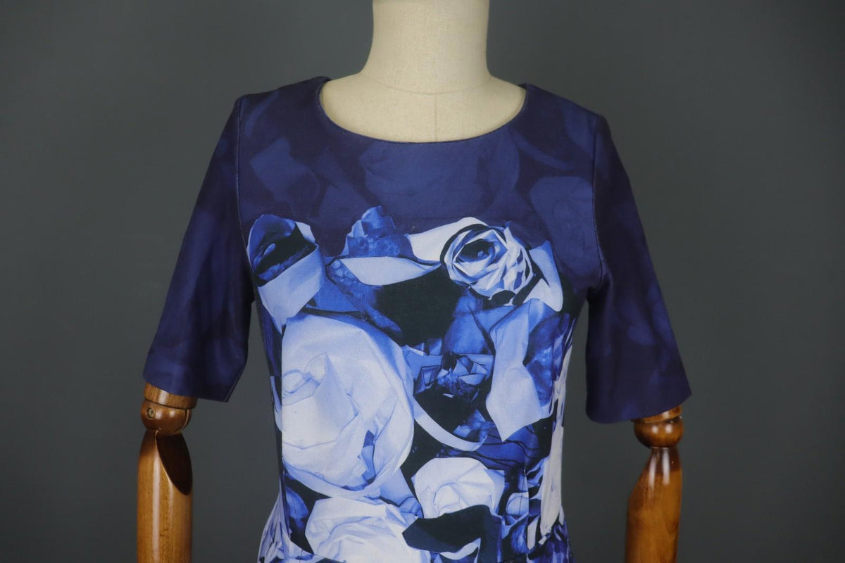 ESCADA SPORT Blue Rose Print Zipper Back Half Sleeve Sheath Dress – Size 38