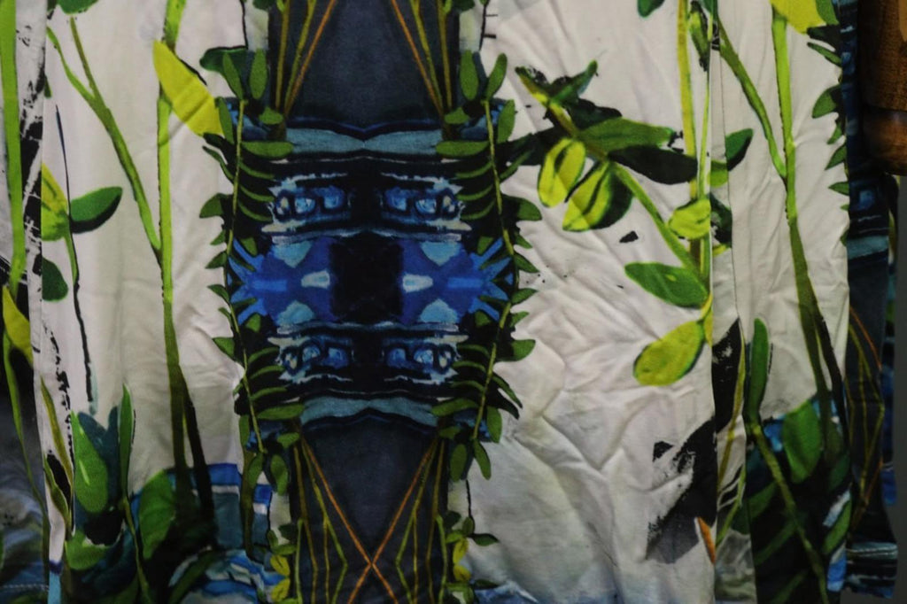 AVENTURES DES TOILES Multi Printed V-Neck Short Sleeve Sheath Dress – Size 36