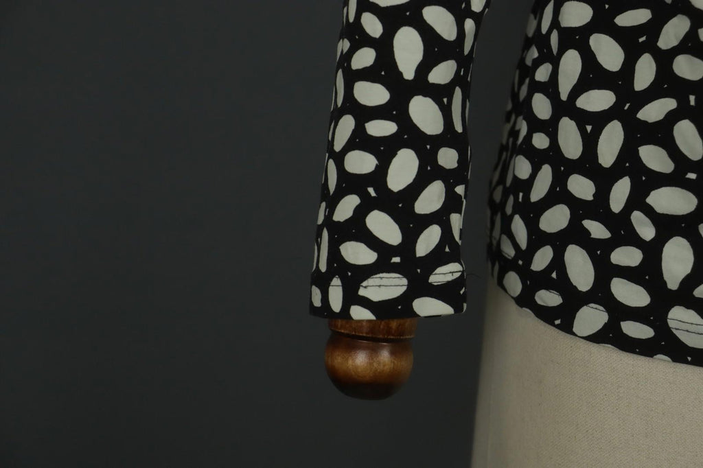 MARIMEKKO CERO White & Black Polka Dot Round Neck Long Sleeve Blouse Top – Size M